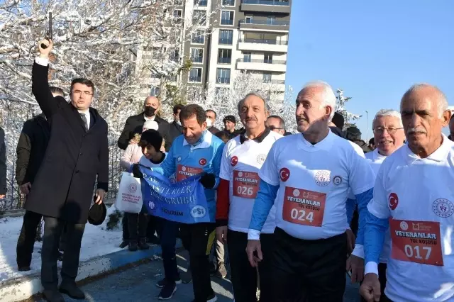 'Engel Olma Gönüllü Ol' Yol Koşusunda 7'den 70'e onlarca kişi engelliler için farkındalık oluşturdu