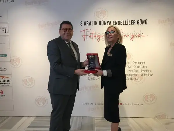 FARK YOK SEVGİ VAR' SERGİSİ BEYOĞLU'NDA GERÇEKLEŞTİ