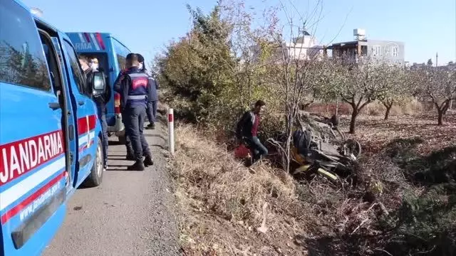 Son dakika haberi | GAZİANTEP - Tarlaya devrilen ticari taksinin şoförü öldü
