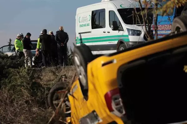 Son dakika: GAZİANTEP'TE ŞARAMPOLE DEVRİLEN TAKSİNİN SÜRÜCÜSÜ ÖLDÜ