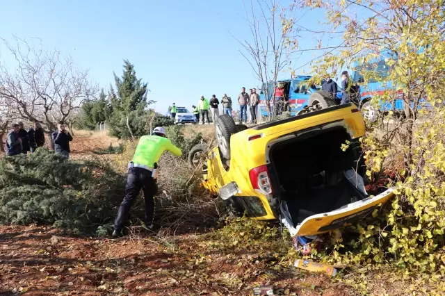 Son dakika haberi | GAZİANTEP - Tarlaya devrilen ticari taksinin şoförü öldü