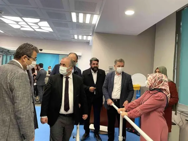 Gaziosmanpaşa'da engelliler için fizyoterapi ve ergoterapi üniteleri açıldı