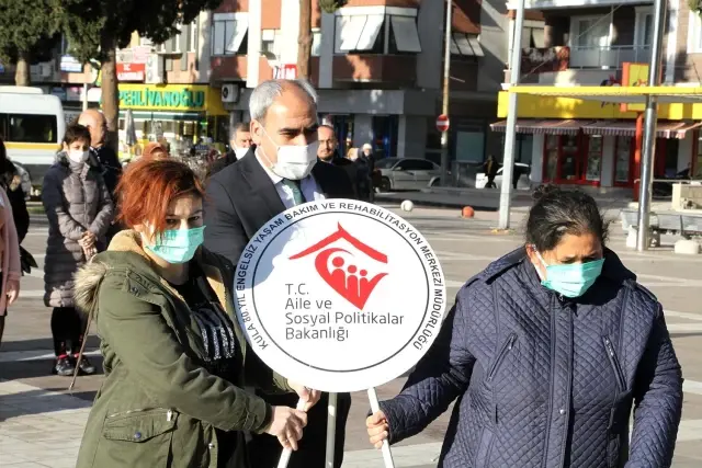 Güvercinler engelliler için salındı