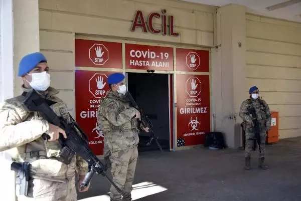 HASTANEDE HUSUMETLİ AİLELERİN KAVGASI 2'Sİ AĞIR, 3 YARALI