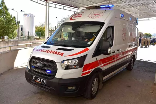 Son dakika haber | Hastanede karşılaşan husumetli aileler arasında bıçaklı kavga: 2'si ağır 3 yaralı