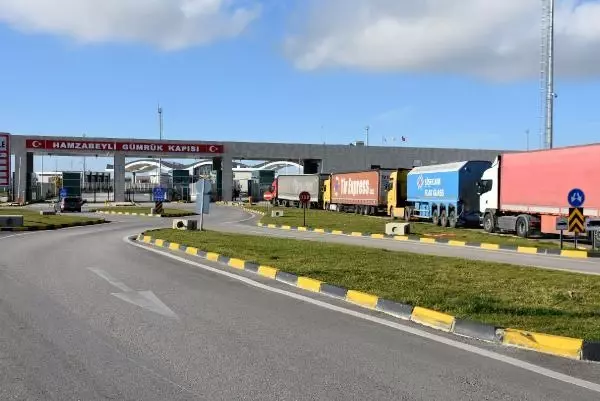 İHRACAT ARTTI, TIR KUYRUKLARI UZADI