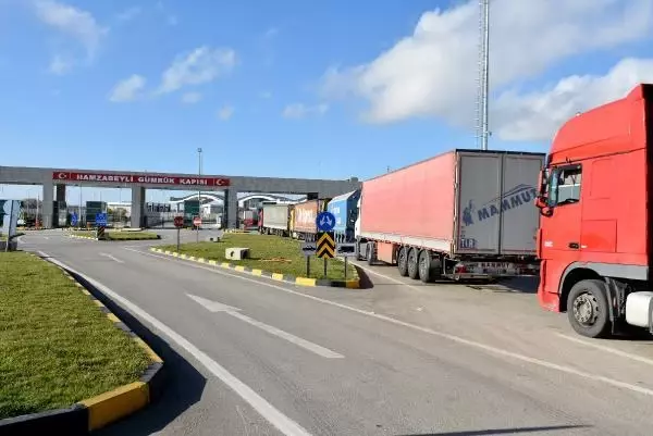 İHRACAT ARTTI, TIR KUYRUKLARI UZADI