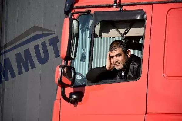 İHRACAT ARTTI, TIR KUYRUKLARI UZADI