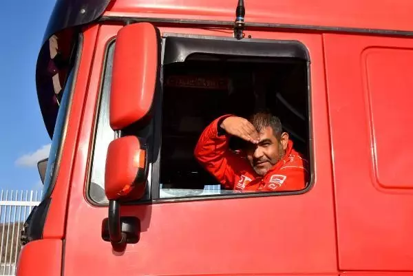 İHRACAT ARTTI, TIR KUYRUKLARI UZADI
