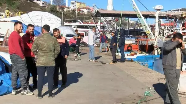 LODOS BALIKÇILIĞI VURDU, TEKNELER GÜNLERDİR AÇILAMIYOR
