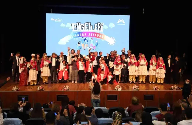 Mersin Büyükşehir Belediyesi, 'Engelleri Çalışarak Aşıyoruz' etkinliği düzenledi