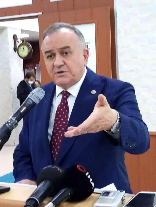 MHP'liler Bandırma'da esnafı gezdi