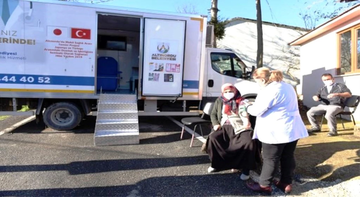 Ordu Altınordu Belediyesi kırsal mahallelerde aşılama çalışmalarına Mobil Sağlık Tarama Aracı ile destek veriyor