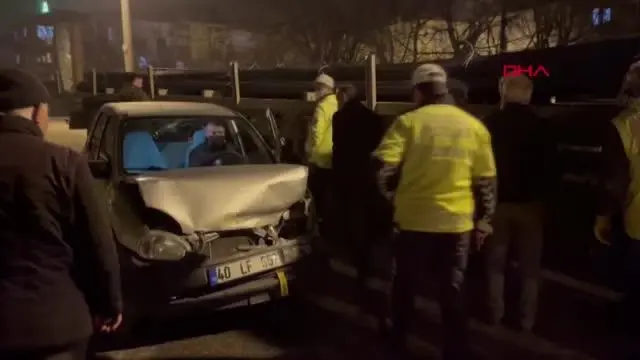 Park halindeyken freni boşalan TIR, 3 otomobil ile iş makinesine çarptı 3 yaralı