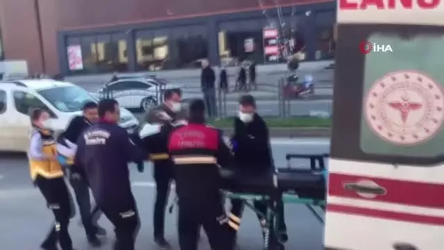 Samsun'da feci kaza: Direksiyon hakimiyetini kaybetti, kaldırımda yürüyen yayalara böyle çarptı