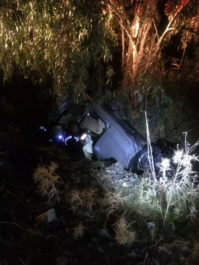 Şarampole yuvarlanan otomobilin sürücüsü yaralandı
