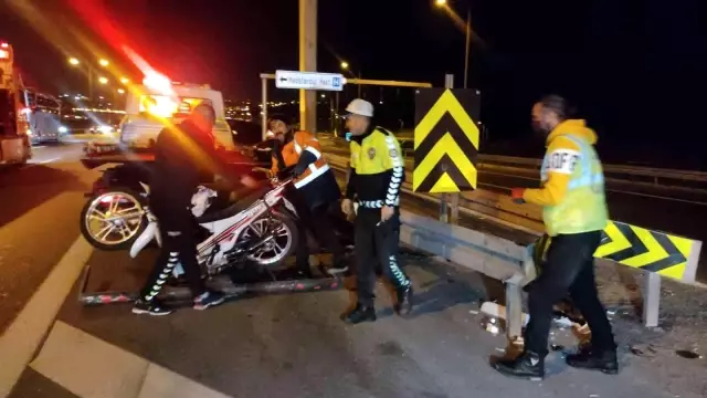 TEM'de bariyerlere çarpan motorun sürücüsü hayatını kaybetti