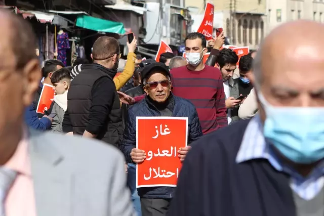 Son dakika... Ürdün'de hükümetin İsrail'le enerji karşılığı su mutabakatı imzalaması protesto edildi