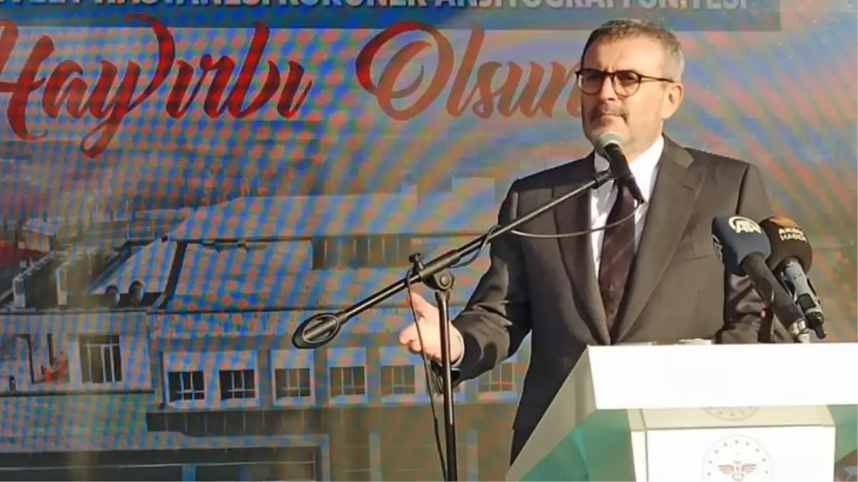 AK Parti Grup Başkanvekili Mahir Ünal, hastane açılışına katılımın az olmasına sitem etti