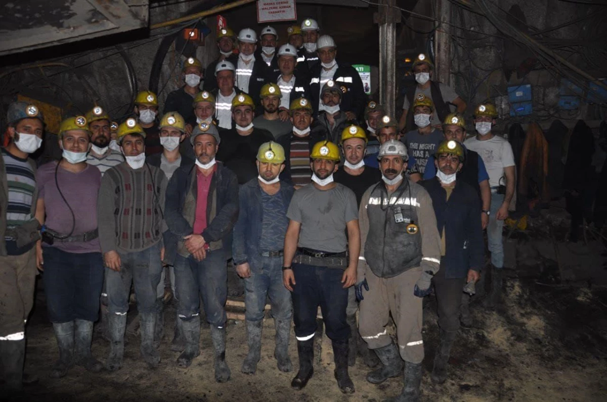 AK Parti'li Mehmet Ali Özkan Soma'da madencilerle buluştu