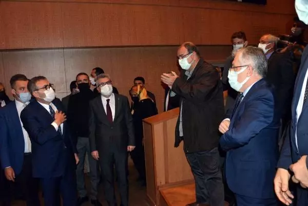 AK Parti'li Mahir Ünal'dan Zaten kimse gelmemiş ki sitemiyle ilgili yeni açıklama: Espri yaptım