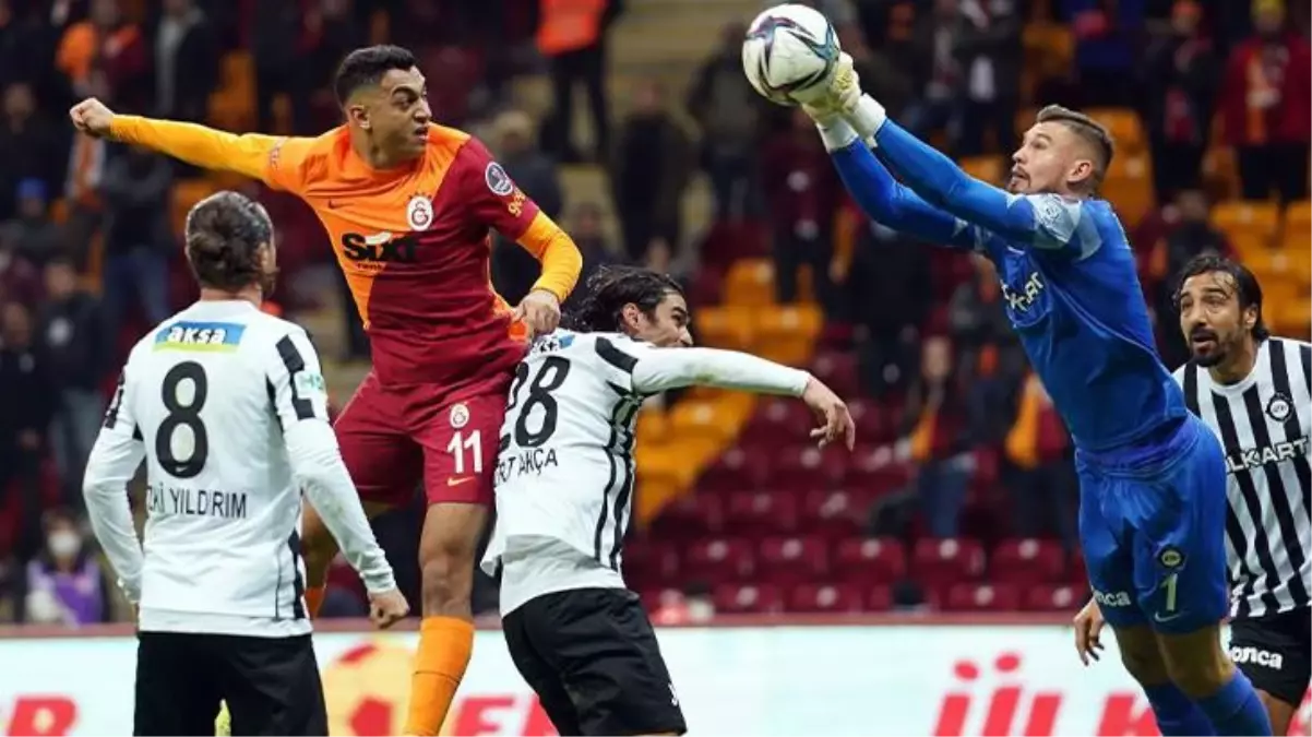 Aslan kan kaybetmeye devam ediyor! Altay engelini de geçemeyen Galatasaray, 4 maçtır kazanamıyor