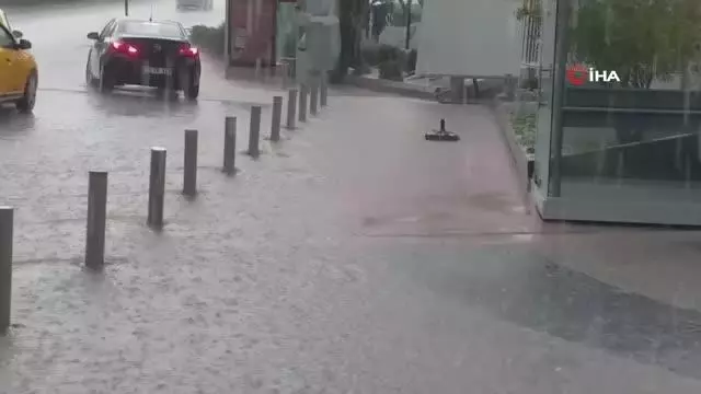 Bodrum'da sağanak etkili oldu, bazı noktalar göle döndü