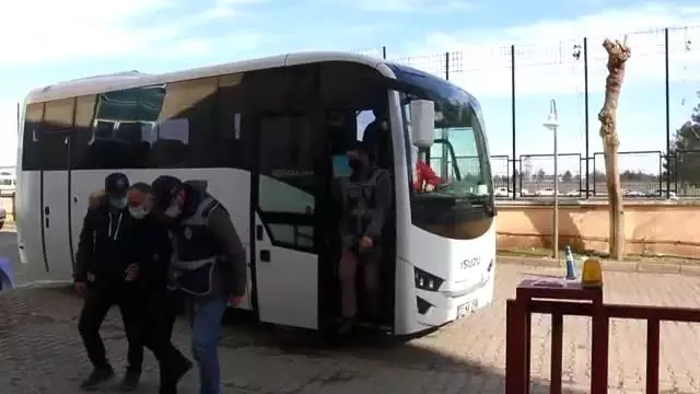 Diyarbakır'da 20 adrese yasa dışı bahis operasyonu: 9 gözaltı