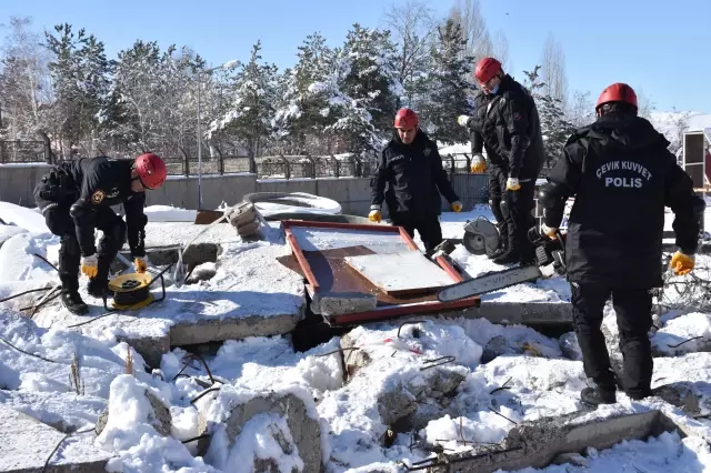 Son dakika haberleri: Erzurum'da arama kurtarma eğitimi alan polisler afetlerin çevik kuvvet i olacak