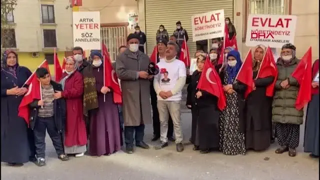 Son dakika haberleri! EVLAT NÖBETİNDEKİ BABA: EYLEMİMİZDEN RAHATSIZ OLANLAR, ÇOCUKLARIMIZA İŞKENCE YAPIYOR