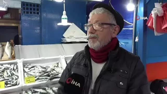 Fırtına balık tezgahlarını etkiledi