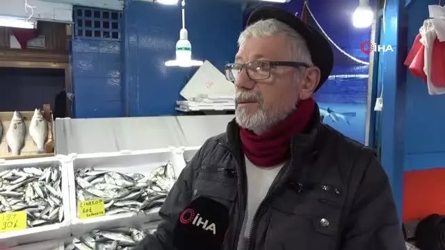 Fırtına balık tezgahlarını etkiledi
