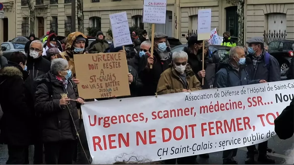 Fransa'da sağlık çalışanları yeniden sokağa indi