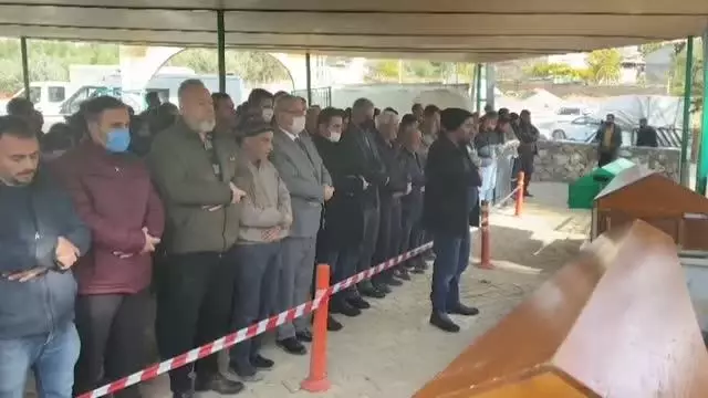 Son dakika: KAHRAMANMARAŞ - Yangında ölen Suriyeli 3 kardeşin cenazeleri aynı mezara defnedildi