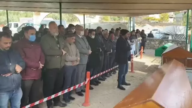 Son dakika: KAHRAMANMARAŞ - Yangında ölen Suriyeli 3 kardeşin cenazeleri aynı mezara defnedildi