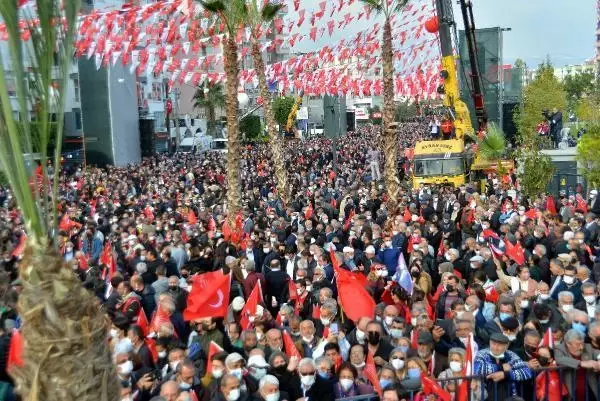 CHP Genel Başkanı Kemal Kılıçdaroğlu, partisinin 'Milletin Sesi' mitingleri kapsamında Mersin Mitingine katıldı