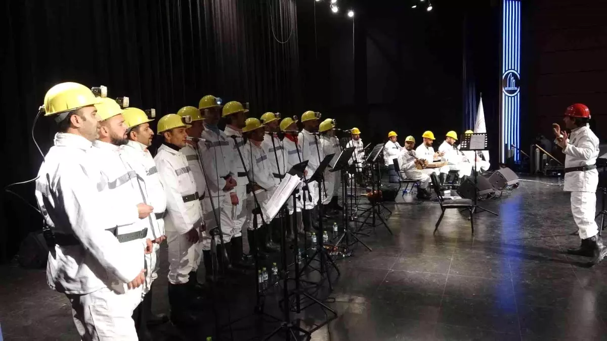 Madenciler gününde madenci korosundan muhteşem konser