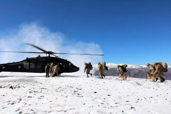 Son dakika haber: Eren Kış-11 Şenyayla Şehit Jandarma Üsteğmen İsmail Moray Operasyonu başladı