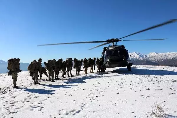 Son dakika haber: Eren Kış-11 Şenyayla Şehit Jandarma Üsteğmen İsmail Moray Operasyonu başladı