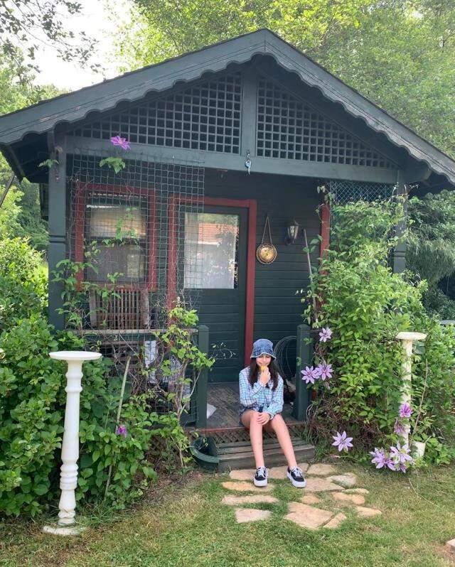 Okan Bayülgen'in gözlerden uzak büyüttüğü kızı İstanbul, genç kız oldu