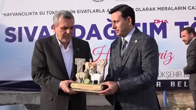 ŞANLIURFA'DA 1000 ÇİFTÇİYE HAYVAN SULUĞU DAĞITILDI
