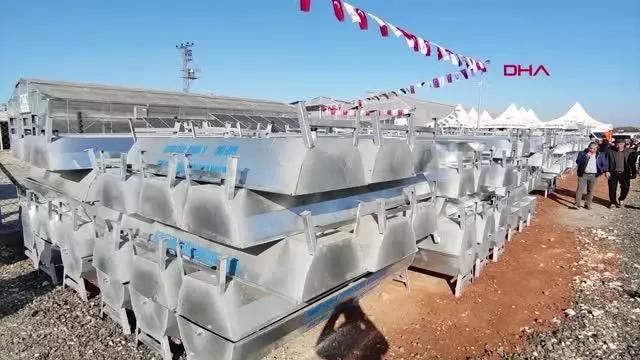 ŞANLIURFA'DA 1000 ÇİFTÇİYE HAYVAN SULUĞU DAĞITILDI