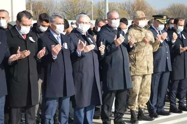 Tunceli'de şehit düşen Jandarma Astsubay Üstçavuş Celil Mutlu için tören yapıldı (2)