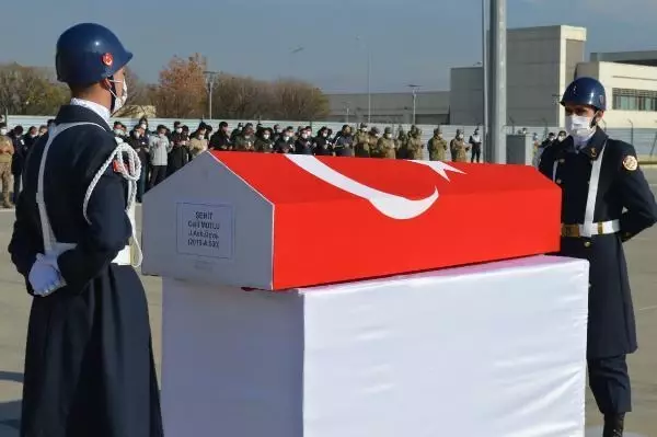 Tunceli'de şehit düşen Jandarma Astsubay Üstçavuş Celil Mutlu için tören yapıldı (2)