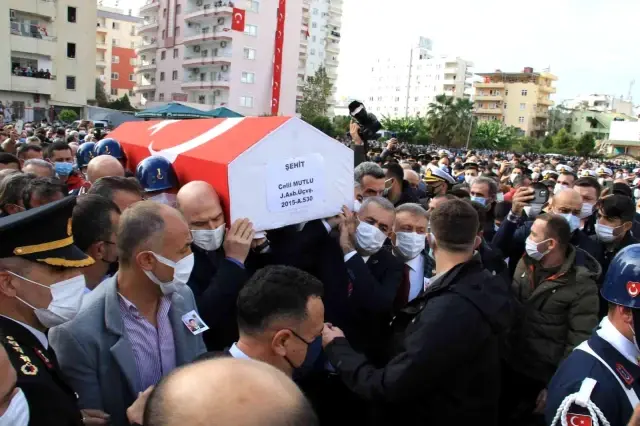 Son dakika haberleri | Şehit Astsubay Mutlu'yu 10 bin kişi uğurladı