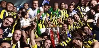 Trabzonspor'un açtığı pankarta Fenerbahçe'den jet hızında yanıt! Taraftardan yorum yağdı