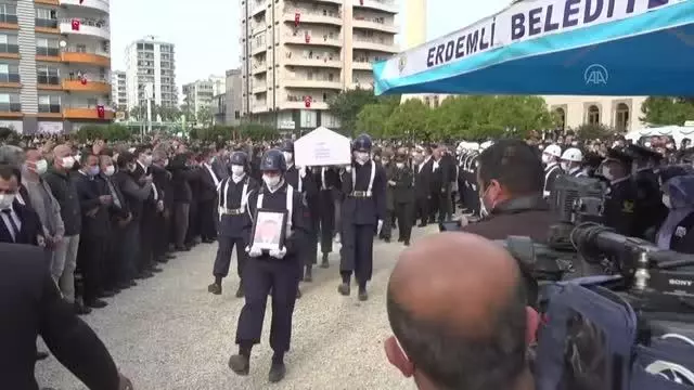 Tunceli'de şehit düşen Astsubay Celil Mutlu, Mersin'de son yolculuğuna uğurlandı