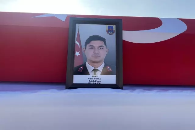 Tunceli'de şehit düşen Jandarma Astsubay Üstçavuş Celil Mutlu için tören yapıldı (2)