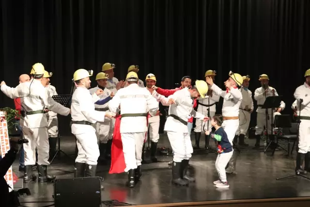 Zonguldak'ta madencilerden 4 Aralık Dünya Madenciler Günü ne özel konser