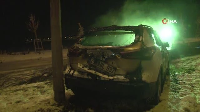 Son dakika haberi! Buzlanan yoldaki feci kazada araç yanarak kül oldu